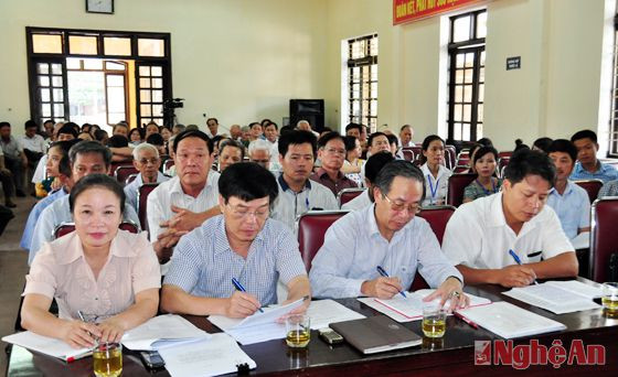Các đại biểu HĐND tỉnh, thành phố tiếp xúc cử tri phường Đội Cung