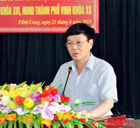 Chủ tịch HĐND thành phố Vinh, Nguyễn Hồng Minh giải trình trực tiếp một số vấn đề thuộc thẩm quyền HĐND thành phố