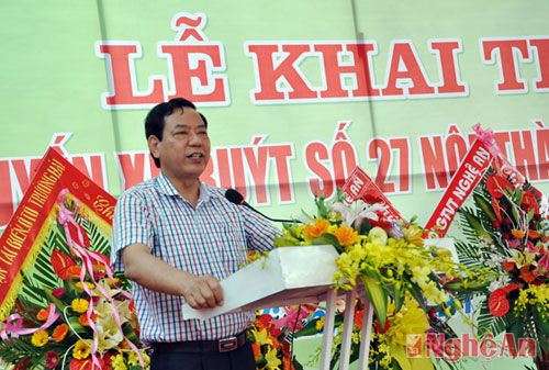 Ông Nguyễn Hồng Kỳ, Giám đốc Sở GTVT biểu dương sự nỗ lực của doanh nghiệp trong việc khắc phục khó khăn để đưa tuyến xe buýt mơi đi vào hoạt động