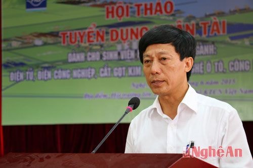Thầy giáo Nguyễn Duy Nam - Hiệu trưởng nhà trường mong muốn sinh viên sau khi trúng tuyển phải cống hiến hết năng lực và trách nhiệm cho đơn vị