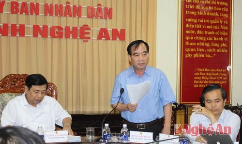 Đồng chí Hoàng Viết Đường phát biểu ý kiến tại cuộc họp 