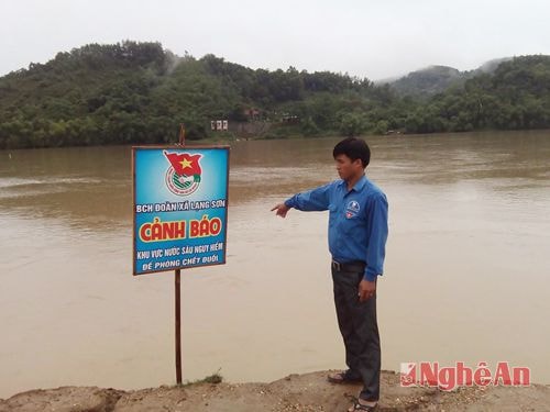 Biển báo nguy hiểm khu vực nước sâu được các cơ sở Đoàn trên địa bàn huyện triển khai với mong muốn góp phần giảm thiểu tai nạn đuối nước thương tâm