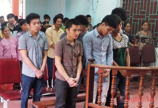 Các bị cáo tại tòa