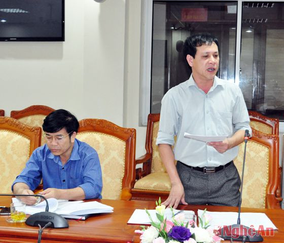 Ông Phan Quý Hưng - Phó Viện trưởng Viện Kiểm soát báo cáo kết quả công tác của cơ quan 6 tháng đầu năm 2015