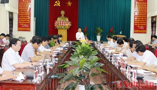 Quang cảnh buổi làm việc