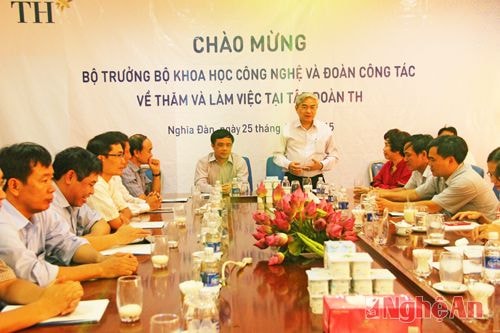 Đồng chí Nguyễn Quân phát biểu chúc mừng những thành tựu mà Tập đoàn TH đã đạt đ