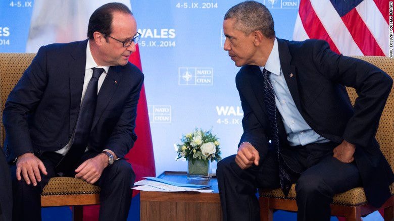 Tổng thống  Pháp  Francois Hollande và Tổng thống Mỹ Barack Obama  tại hội nghị thượng đỉnh NATO năm 2014. 