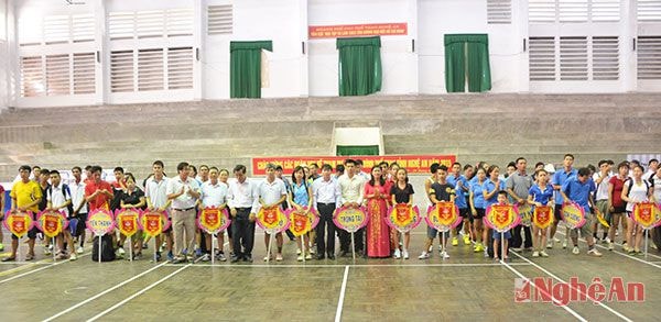 Các đoàn VĐV tại lễ khai mạc.