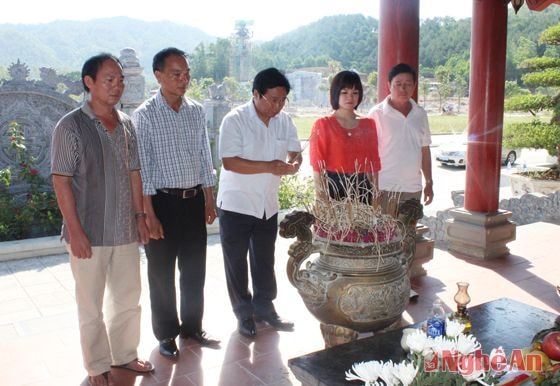 Lãnh đạo Sở Văn hóa, Thể thao và Du lịch dâng hương tại Khu di tích lịch sử Truông Bồn