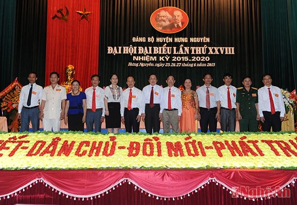 Banth]ơngf vụ Huyên ủy