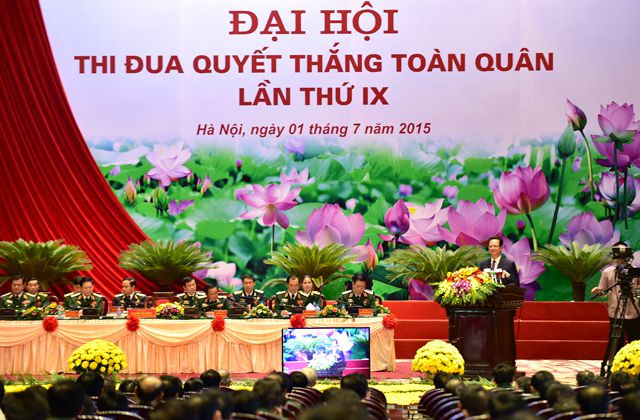 Thủ tướng Nguyễn Tấn Dũng tới dự và phát biểu tại Đại hội Thi đua Quyết thắng toàn quân lần thứ IX.