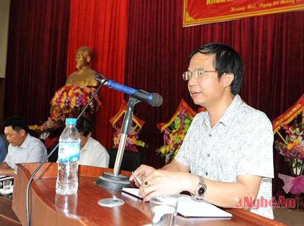 Ông Nguyễn Hữu Tuy - Chủ tịch UBND TX Hoàng Mai trả lời những ý kiến cử tri