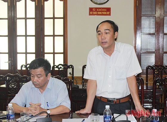 Đồng chí Trần Quốc Khánh - Phó ban tuyên giáo Tỉnh ủy đề nghị Công an tỉnh cung cấp tài liệu tuyên truyền để Ban tuyên giáo đưa vào Hội nghị sinh hoạt báo cáo viên tháng 7