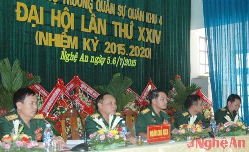 Đoàn chủ tịch điều hành Đại hội