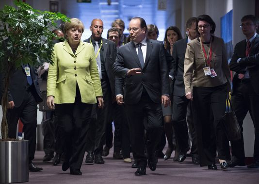 Tổng thống Hollande và Thủ tướng Merkel sẽ gặp mặt vào tối ngày 6/7 để trao đổi về hậu quả cuộc trưng cầu dân ý ở Hy Lạp, ảnh Reuters