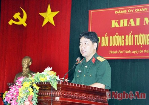 Đại diện Đảng ủy Quân Sự tỉnh phát biểu khai mạc, thông qua quyết định, nội dung của  lớp học