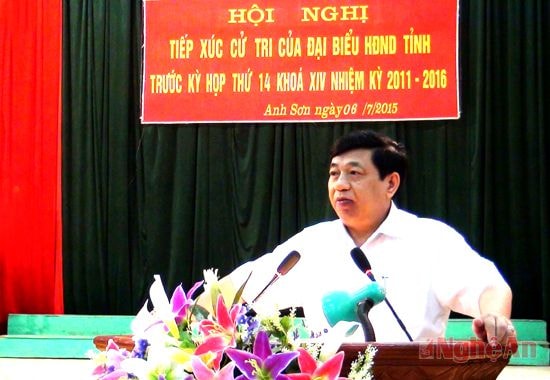 Đồng chí Nguyễn Xuân Đường giải đáp một số ý kiến thắc mắc của cử tri 