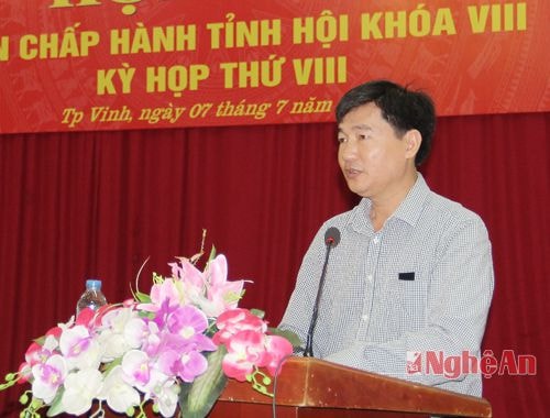 -Ông Nguyễn Hồng Sơn - Phó Chủ tịch Hội nông dân tỉnh thông qua Báo cáo Công tác Hội và phong trào nông dân 6 tháng đầu năm, nhiệm vụ trọng tâm 6 tháng cuối năm 2015.