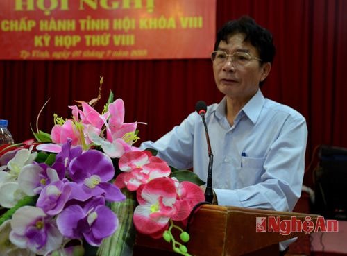 -Ông Nguyễn Hữu Nhị - Chủ tịch Hội Nông dân tỉnh: 6 tháng cuối năm 2015, các cấp Hội nông dân cần tập trung thực hiện các nhiệm vụ trong tâm như công tác xây dựng Hội, công tác đào tạo nghề, hoạt động dịch vụ hỗ trợ nông dân…