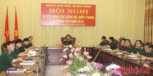 Đại tá Hà Tân Tiến chủ trì điểm cầu Nghệ An.