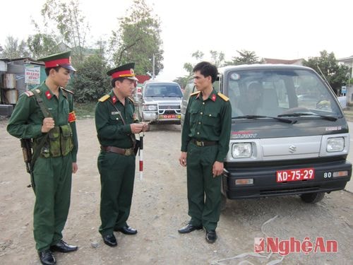  Trung đội kiểm soát quân sự Bộ chỉ huy quân sự tỉnh kiểm tra an toàn giao thông