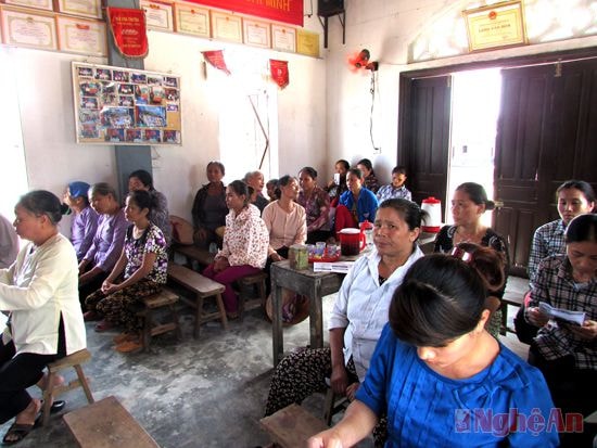 Một buổi sinh hoạt CLB “Ngăn ngừa và giảm thiểu tác hại của bạo lực trên cơ sở giới”  ở xã  Sơn Hải.