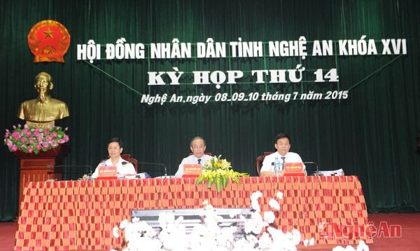 Đoàn chủ tọa kỳ họp