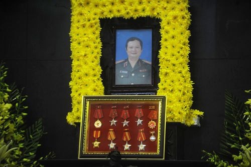 Di ảnh nhạc sỹ An Thuyên