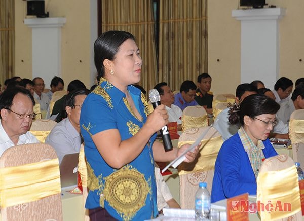 Đại biểu Nguyễn Thị Quỳnh Nga chất vấn lãnh đạo Sở Khoa học Công nghệ 