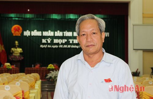 Ông Moong Văn Hợi cho rằng phần trình bày báo cáo và trả lời chất vấn của lãnh đạo ngành hơi dài, dẫn đến một số nội dung chất vấn chưa được trả lời thỏa đáng.