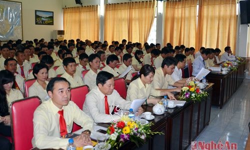 Các đại biểu Bộ GTVT, lãnh đạo tỉnh, Tổng công ty tham dự buổi lễ