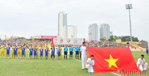 Sau trận hòa trước Bình Dương trên sân Gò Đậu, các cầu thủ SLNA trở về sân Vinh với quyết tâm giành trọn 3 điểm trước Đồng Tâm Long An.