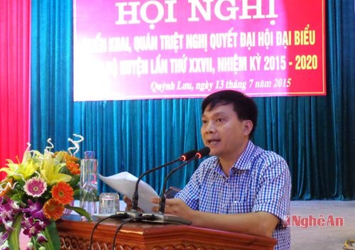Đồng chí Lê Xuân Kiên -Trưởng Ban Tuyên giáo huyện ủy quán triệt Nghị quyết Đại hội Đảng bộ huyện Quỳnh Lưu lần thứ 27.