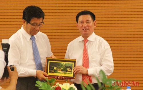 Ngài Hajime Furuta, Thống đốc tỉnh Gifu đánh giá cao khả năng hợp tác trên nhiều lĩnh vực giữa 2 tỉnh Nghệ An và Gifu.