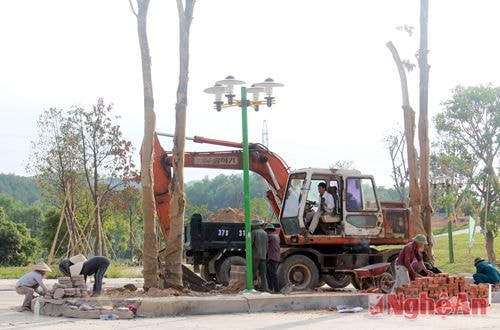 Chỉnh trang khuôn viên cây xanh, tạo cảnh quan xanh - sạch - đẹp cho khu di tích Truông Bồn.