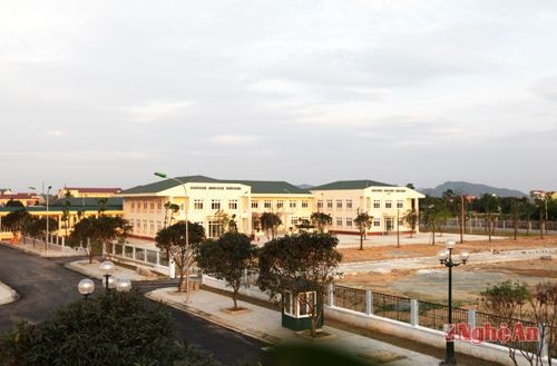 Khu làm việc hành chính của Bệnh viện Hữu nghị Đa khoa Nghệ An mới được đầu tư xây dựng.  Ảnh: Xuân Nhường