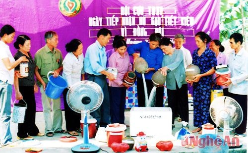Góp gạo xây dựng Quỹ “Nghĩa tình đồng đội”.