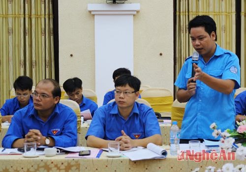 Đồng chí Cao An Đức - Bí thư Huyện đoàn Hưng Nguyên đề xuất đổi mới hình thức sinh hoạt chi đoàn khối dân cư