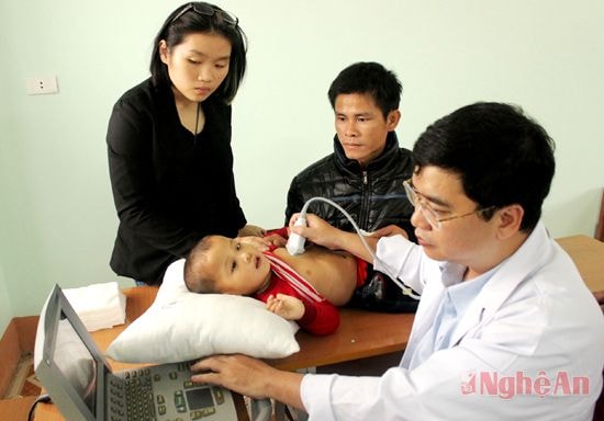 Quỹ Bảo trợ trẻ em tỉnh phối hợp tổ chức khám sàng lọc cho trẻ khuyết tật.