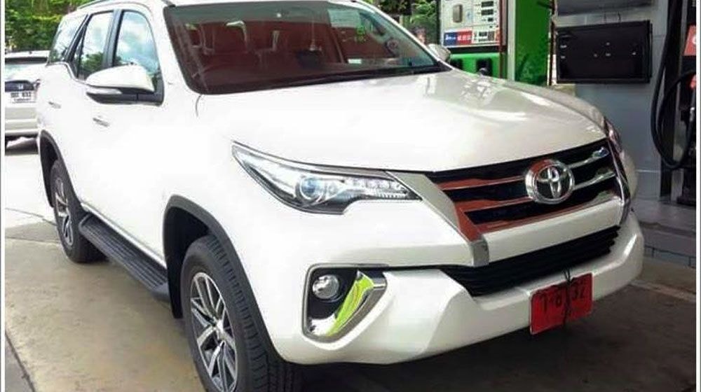 Toyota Fortuner 2016.