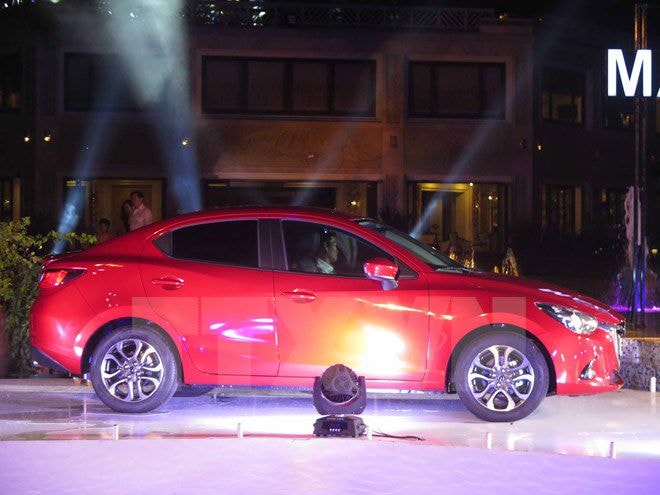 Xe Mazda2 thế hệ mới tại buổi lễ ra mắt. (Ảnh: Nguyễn Sơn/TTXVN)