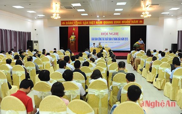 Toàn cảnh hội nghị.