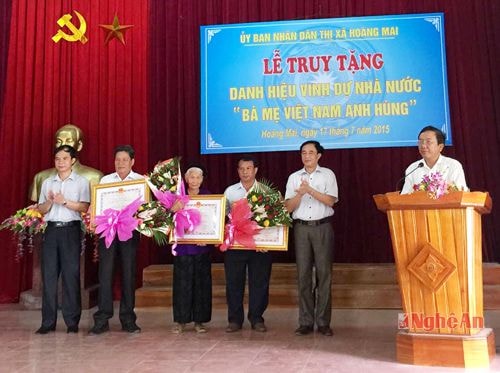 Trao danh hiệu vinh dự cho các mẹ