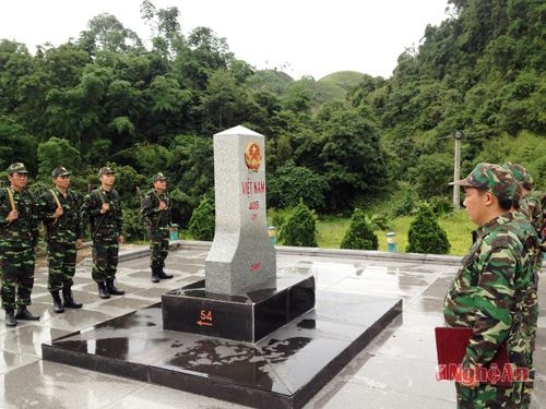 BĐBP Nghệ An phối hợp với Biên phòng Lào song phương bảo vệ chủ quyền biên giới. Ảnh: p.v