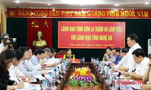 Toàn cảnh buổi làm việc.