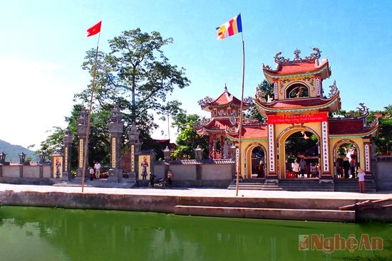 Cổng Tam quan chùa Gám ở xã Xuân Thành. Ảnh: ngô kiên