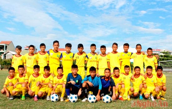 Các cầu thủ U13 SLNA