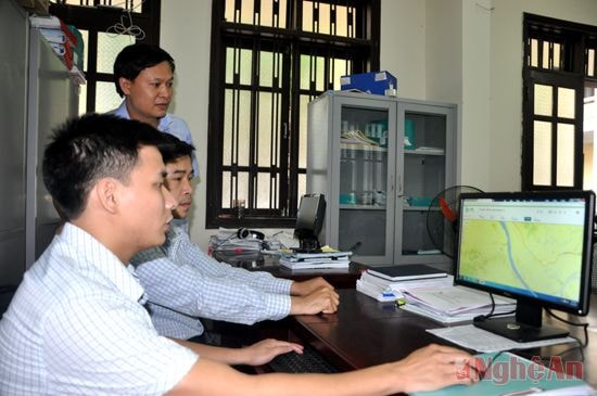 Cán bộ Ban Quản lý Dự án Vốn sự nghiệp (Sở GT-VT)  giám sát hiện trường qua phần mềm Mobiwork.