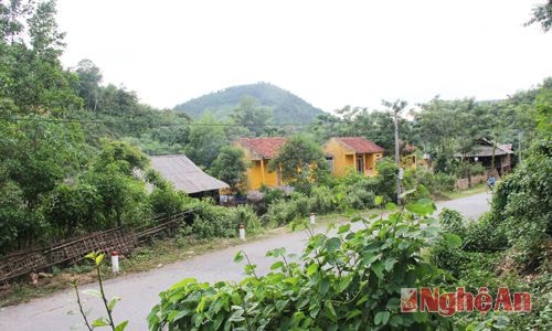 Một góc bản Văng Môn, cách thị trấn Hòa Bình (Tương Dương) khoảng 70 km