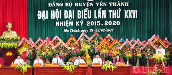 Đoàn chủ tịch đại hội